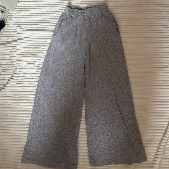 wide leg sweatpants - Picture 2 of 2